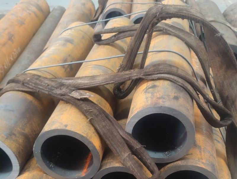 沙河15CrMoG无缝钢管切割